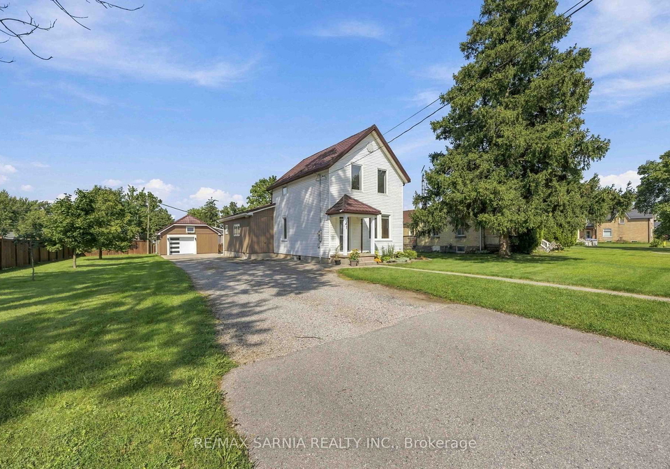 541-erie-street-warwick-ontario-x13777328