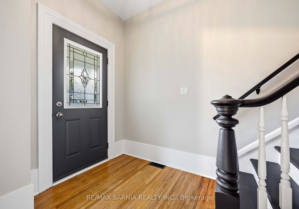 541-erie-street-warwick-ontario-x13777328