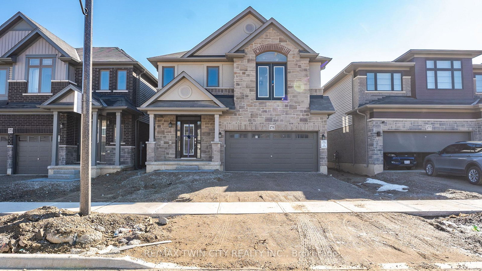 175-longboat-run-w-brantford-ontario-x13777474