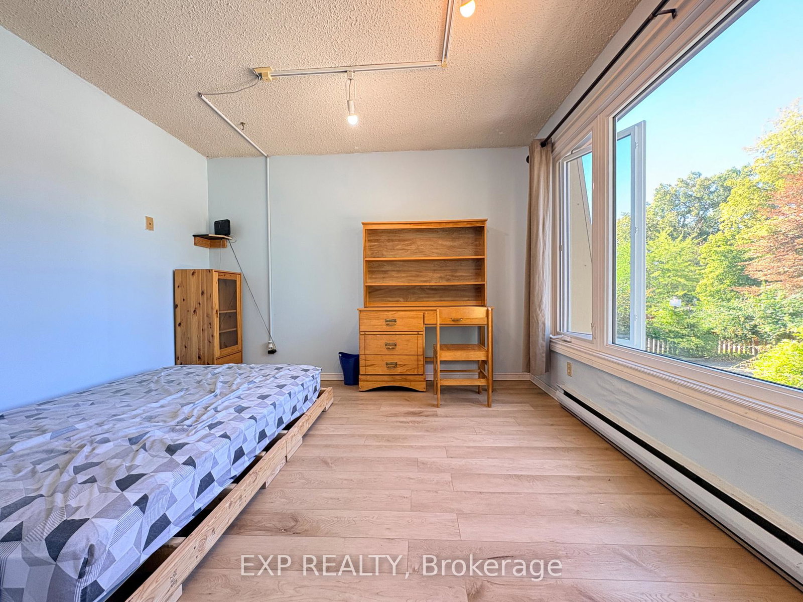 34geneva-street-st-catharines-ontario-x13777604