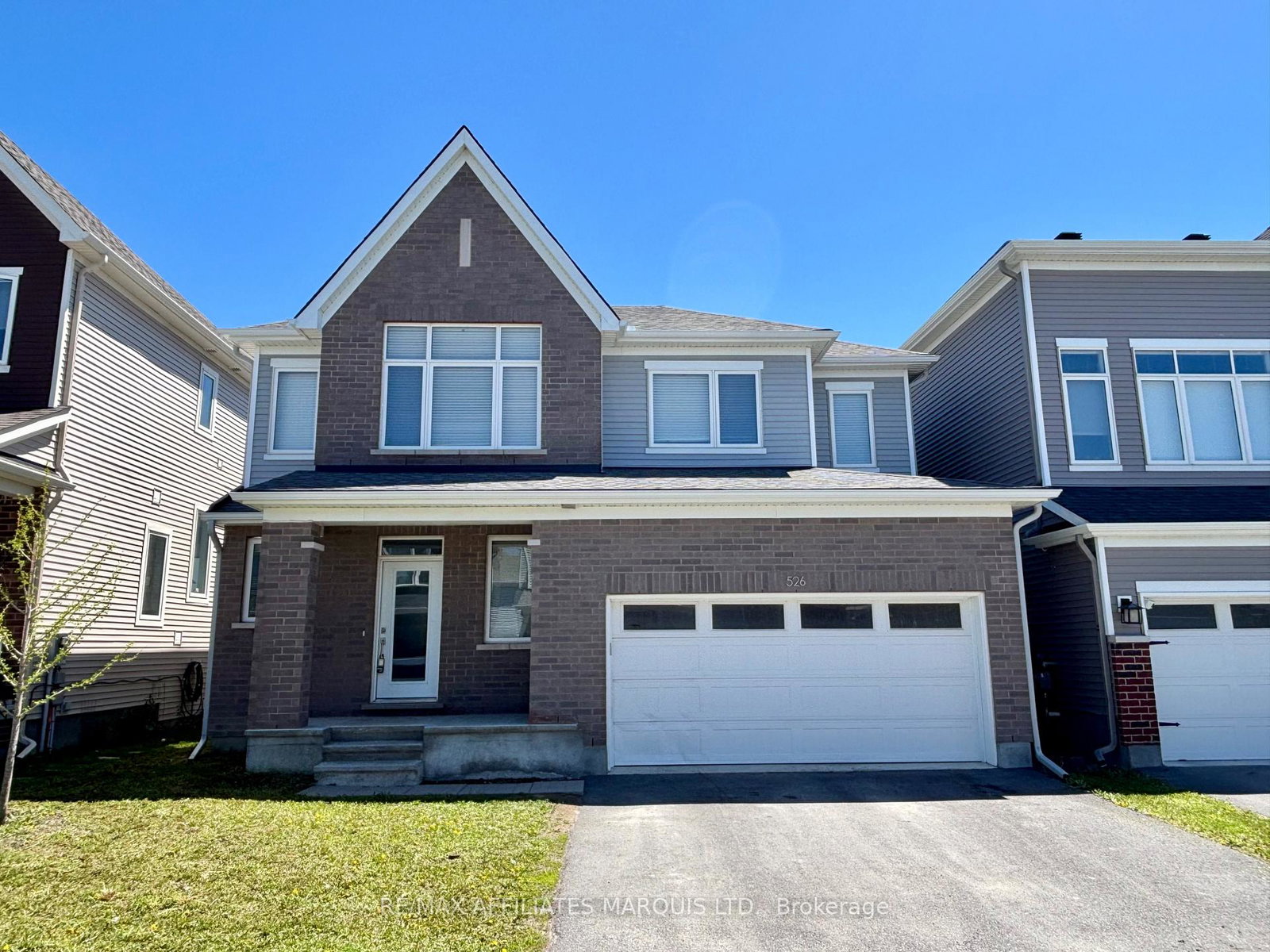 526-sturnidae-street-ottawa-ontario-x13777628