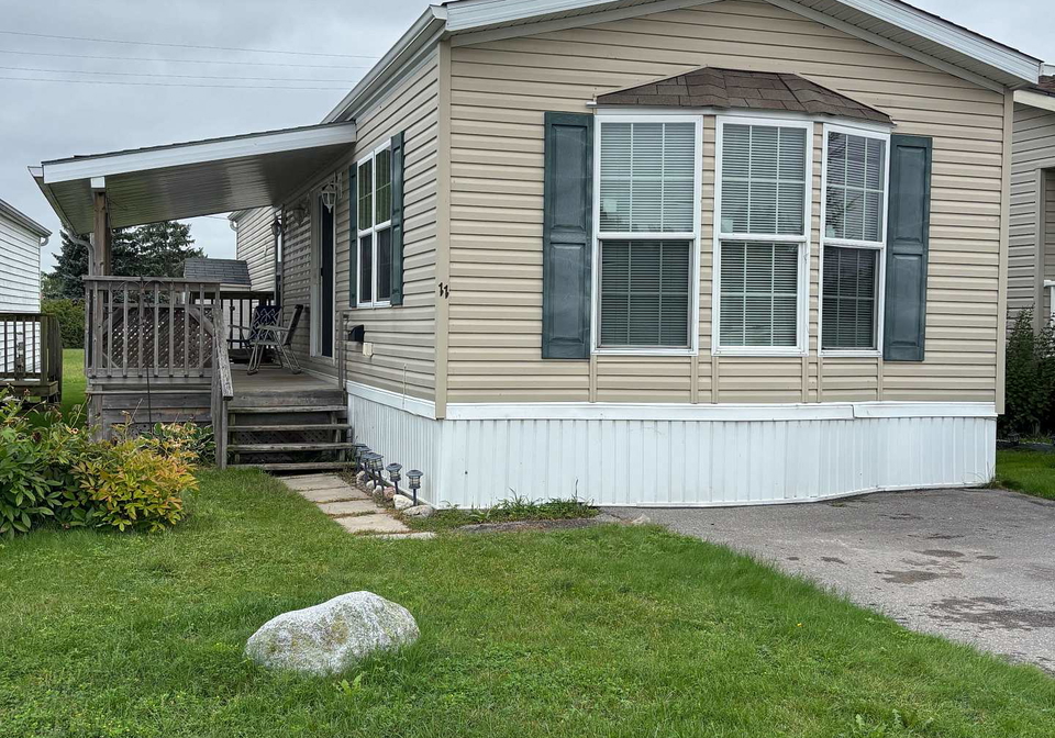 3dundas-street-e-quinte-west-ontario-x13778530