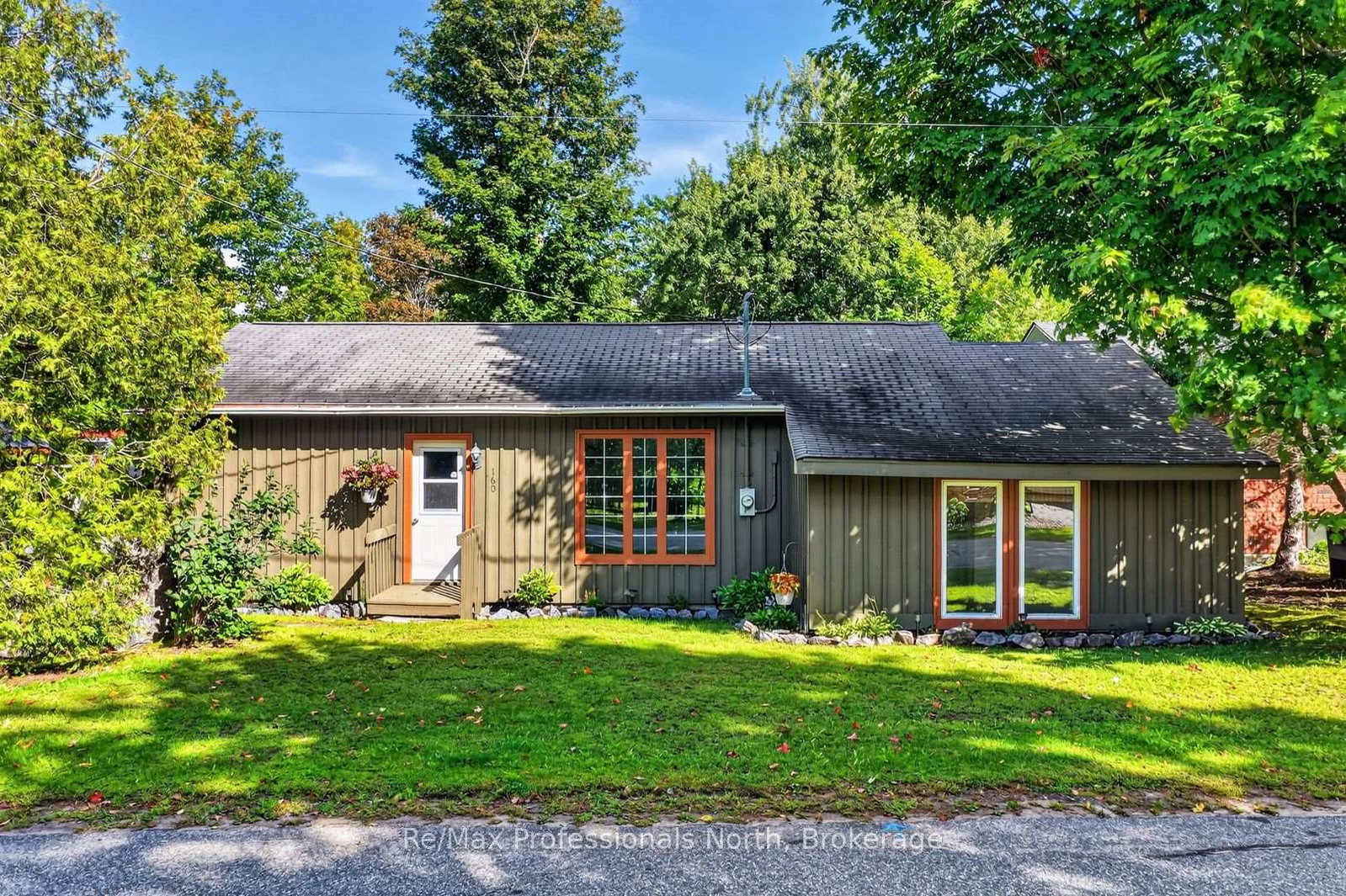 160-isaac-street-gravenhurst-ontario-x13778762