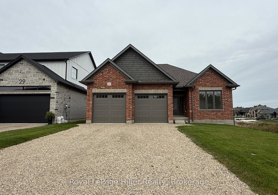 25-avery-place-perth-east-ontario-x13778856