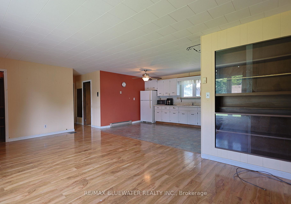 194-west-park-drive-north-middlesex-ontario-x13779084