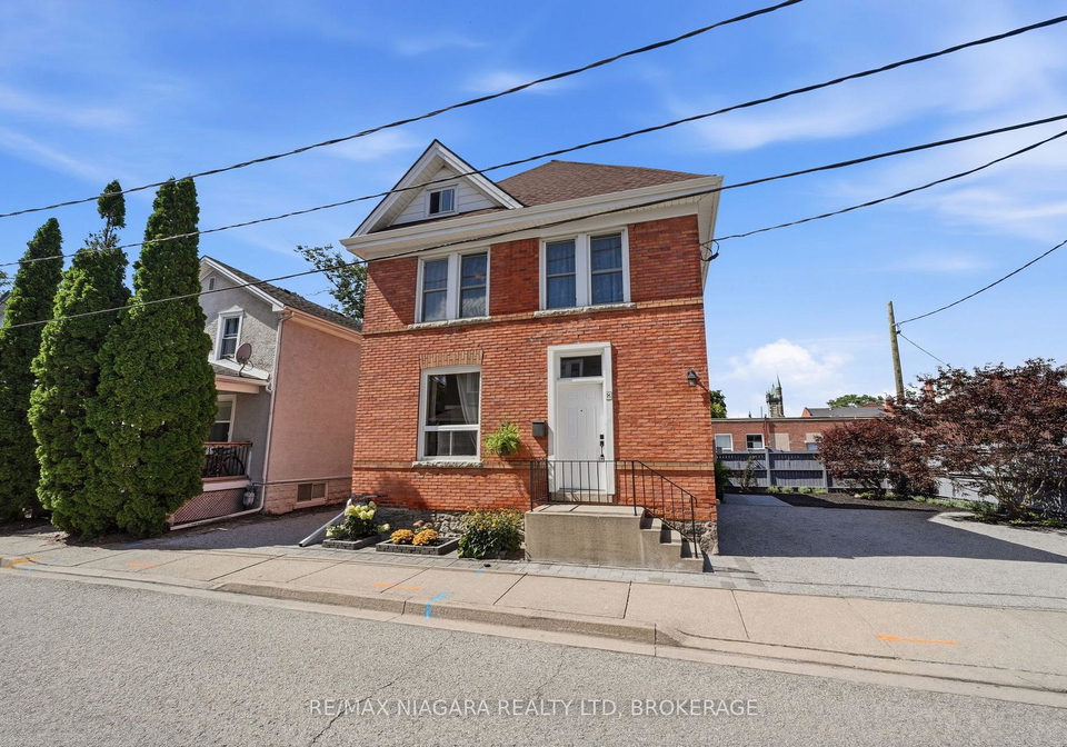 8-trafalgar-street-st-catharines-ontario-x13779212