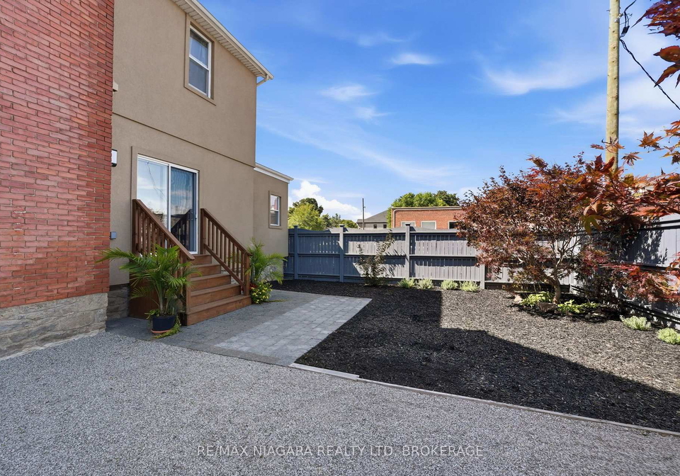 8-trafalgar-street-st-catharines-ontario-x13779212