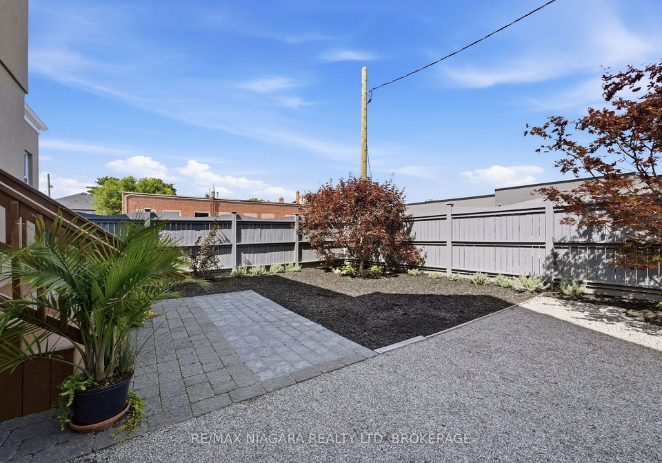 8-trafalgar-street-st-catharines-ontario-x13779212