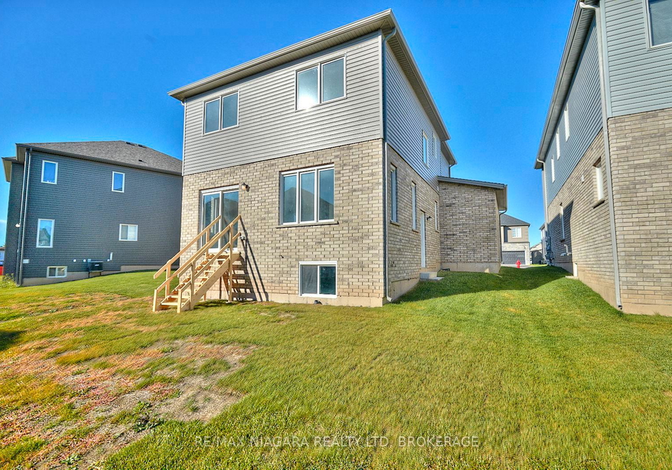 226-bethune-avenue-welland-ontario-x13779338
