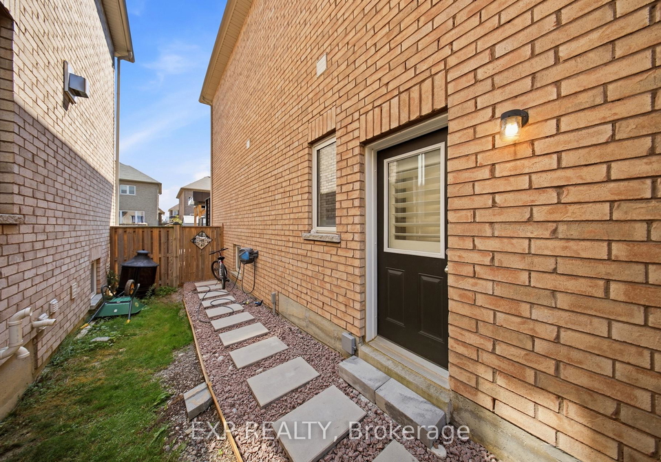 114-chaumont-drive-hamilton-ontario-x13779618
