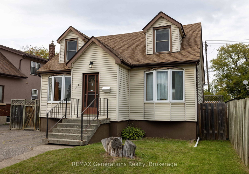 559-empire-avenue-e-thunder-bay-ontario-x13779690