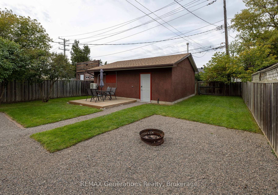 559-empire-avenue-e-thunder-bay-ontario-x13779690