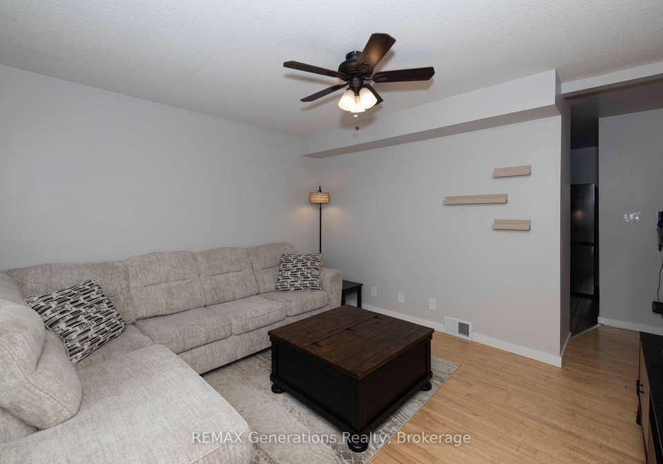 559-empire-avenue-e-thunder-bay-ontario-x13779690