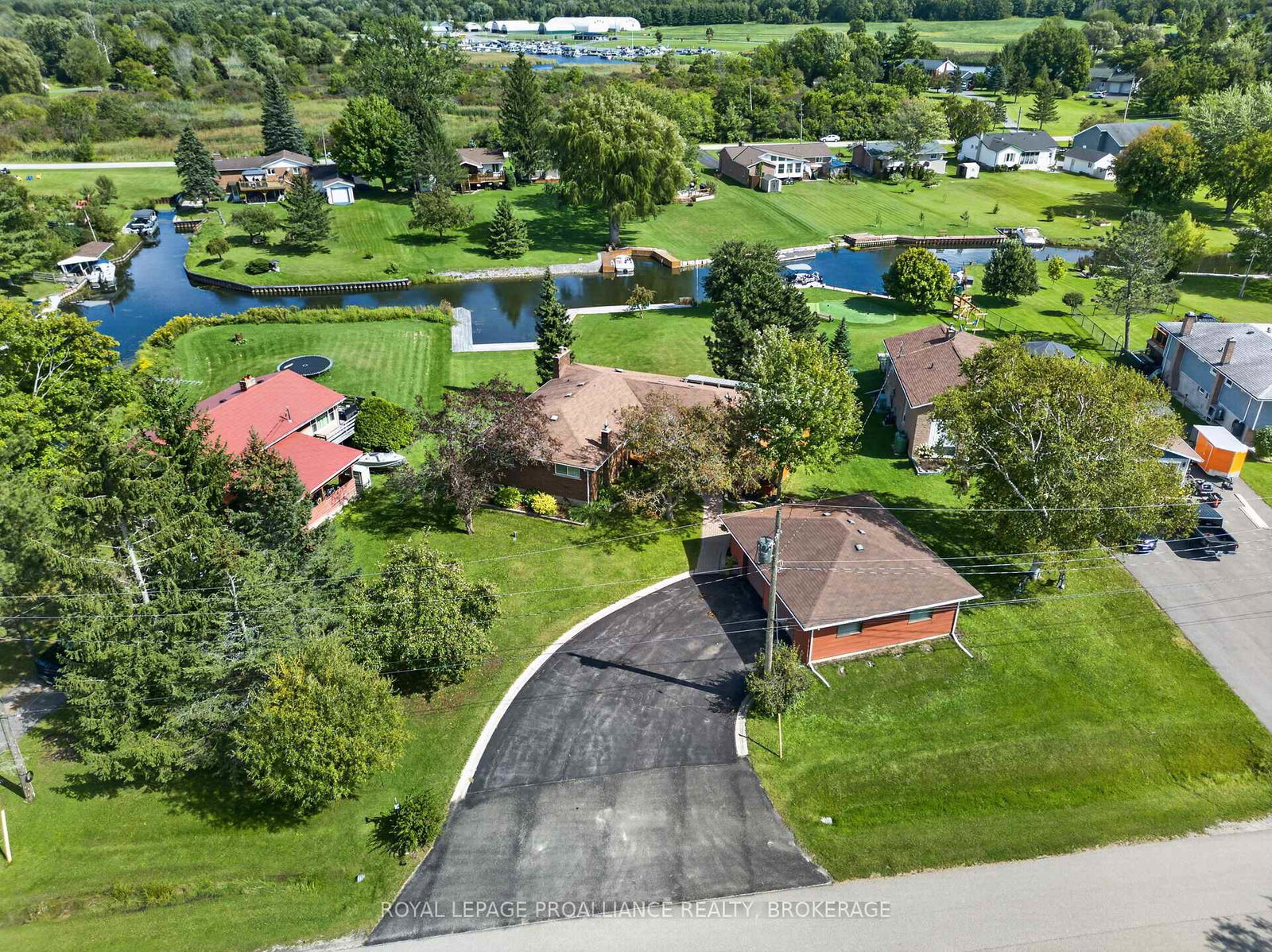38-willowbank-w-front-of-leeds-seeleys-bay-ontario-x13779800