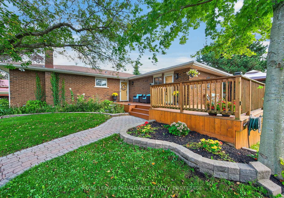 38-willowbank-w-front-of-leeds-seeleys-bay-ontario-x13779800