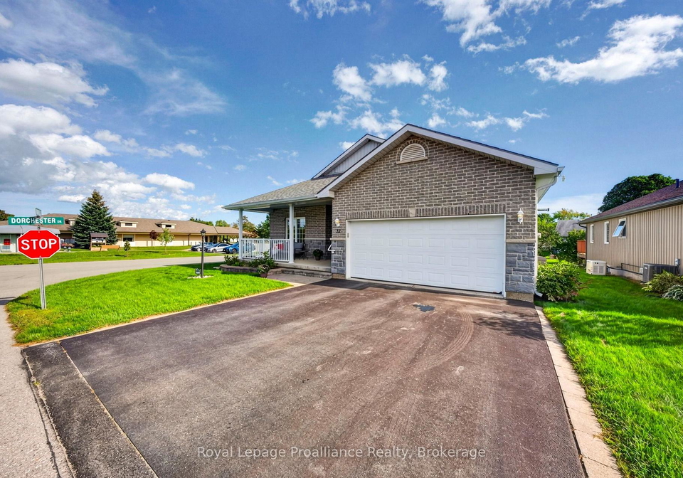 32-merrill-drive-prince-edward-county-ontario-x13780456