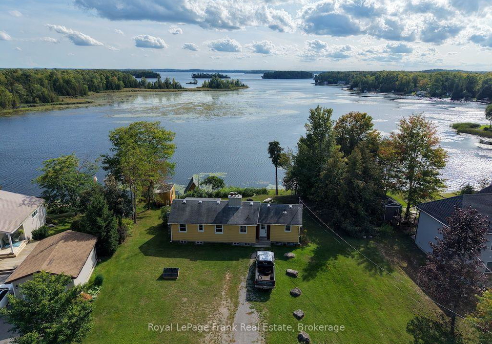 20-fire-route-60-trent-lakes-ontario-x13780592