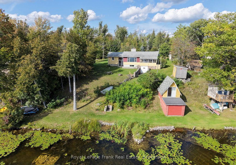 20-fire-route-60-trent-lakes-ontario-x13780592