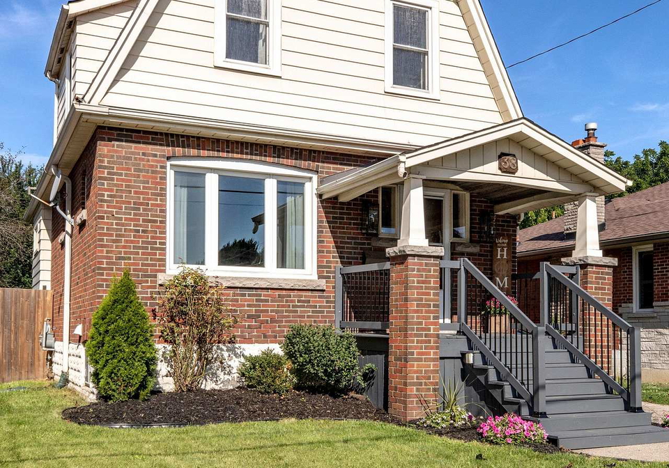 38-east-17th-street-hamilton-ontario-x13780682