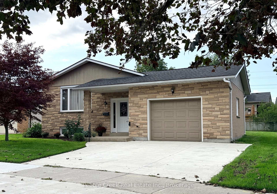 21-suncoast-drive-w-goderich-ontario-x13780812