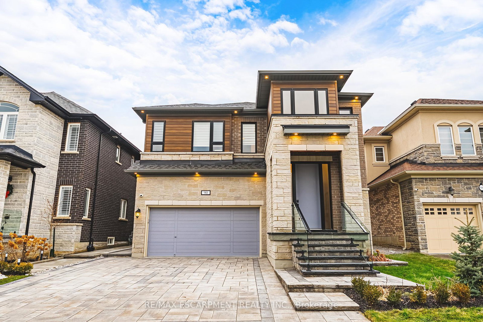 90-robertson-road-hamilton-ontario-x13780978