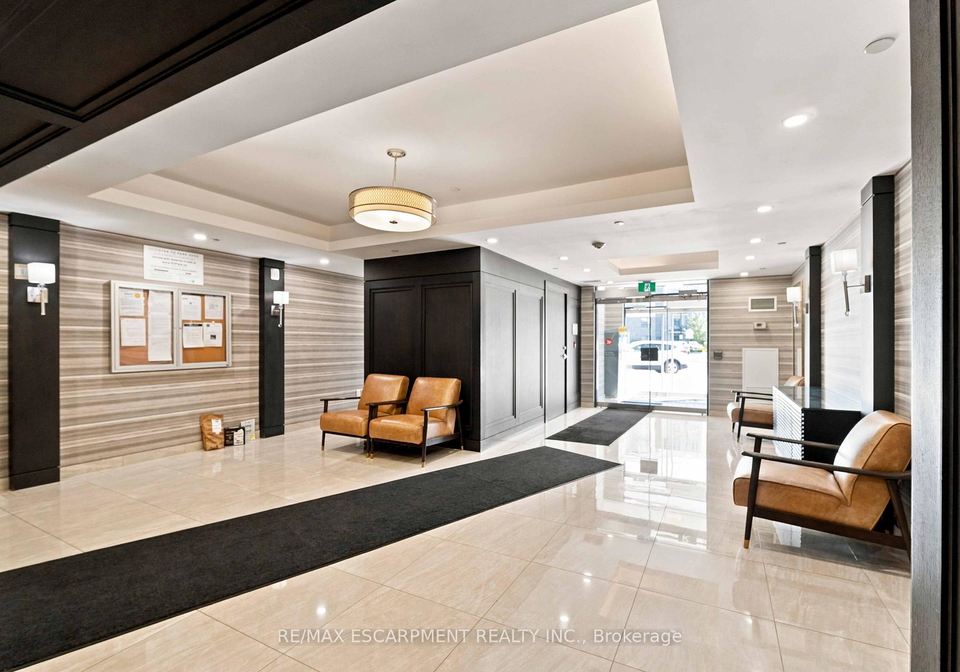125-shoreview-place-hamilton-ontario-x13781066