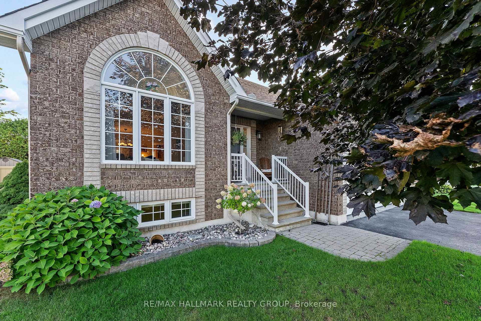 95-lloydalex-crescent-ottawa-ontario-x13781232