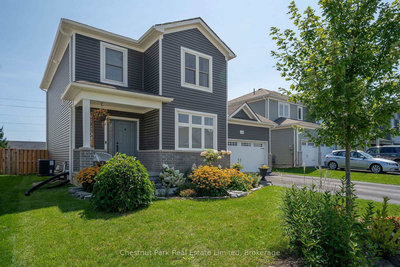 18-curtis-street-prince-edward-county-ontario-x13781746