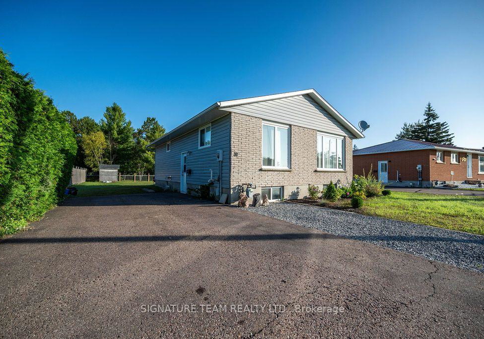 32-herman-street-petawawa-ontario-x13781956