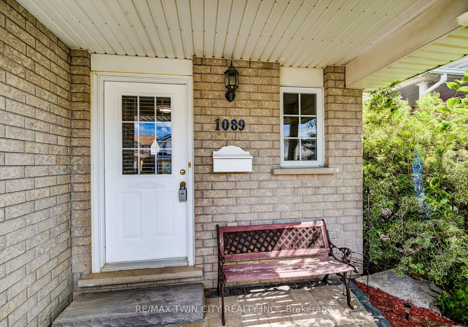 1089-copper-leaf-crescent-kitchener-ontario-x13782242
