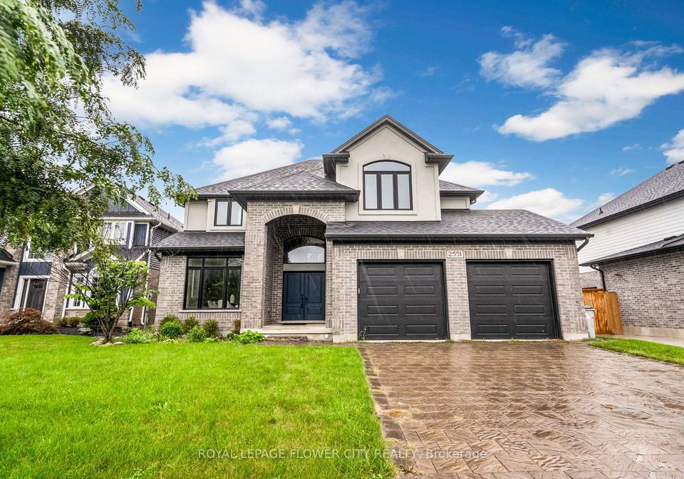 2551-terry-fox-court-strathroy-caradoc-ontario-x13782484