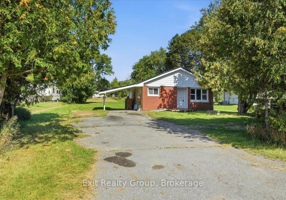 2298-hamilton-road-quinte-west-ontario-x13782534