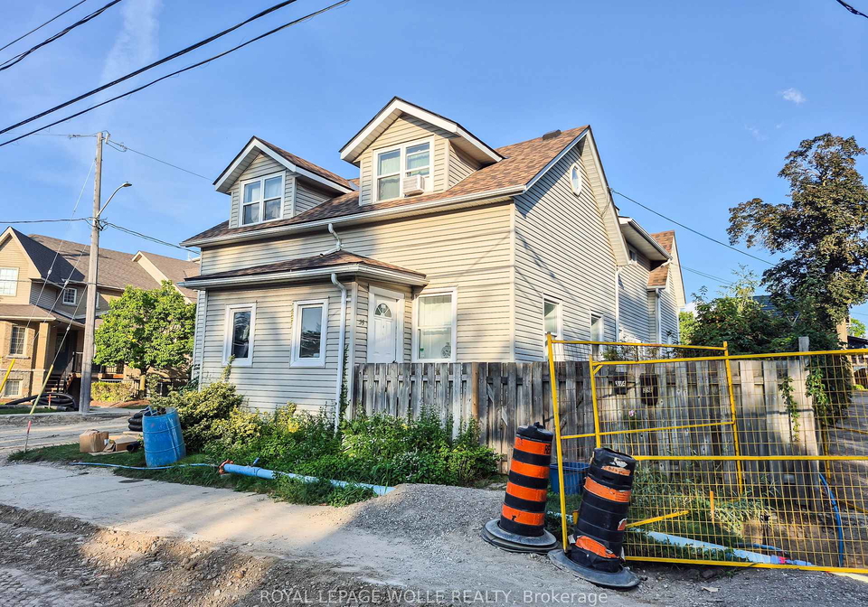 39-union-street-e-waterloo-ontario-x13783234