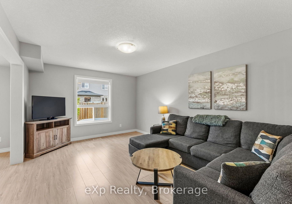 27-robertson-drive-stratford-ontario-x13783944