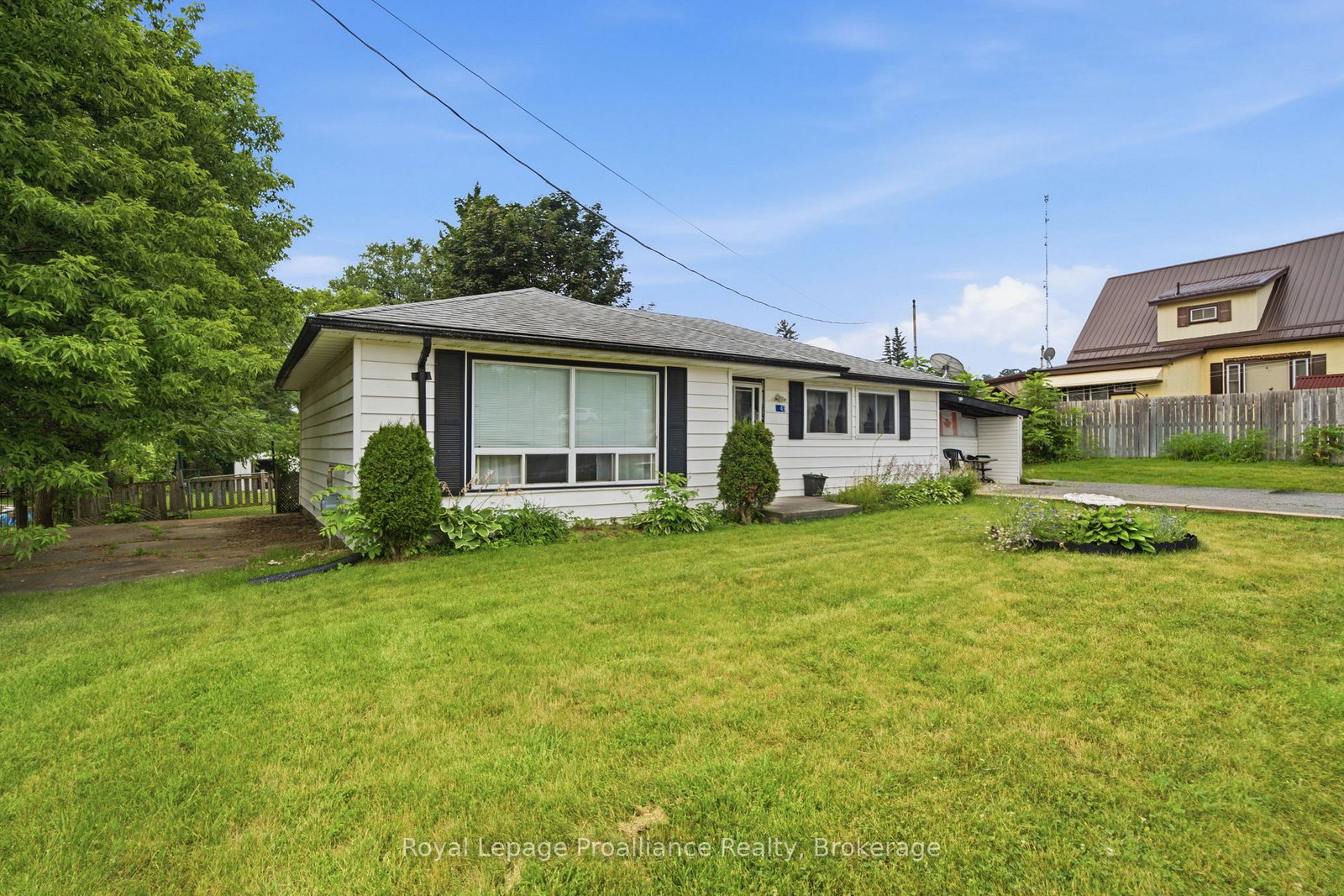 43-adelaide-st-street-quinte-west-ontario-x13784220