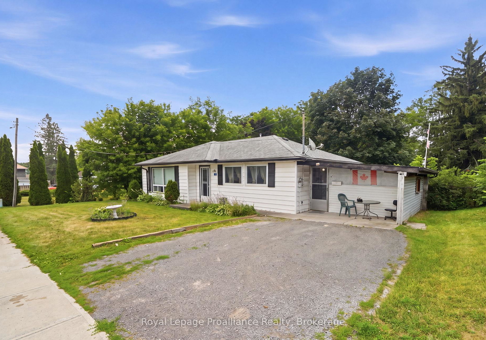 43-adelaide-st-street-quinte-west-ontario-x13784220