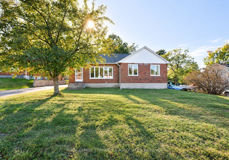 55-selkirk-street-petawawa-ontario-x13785234