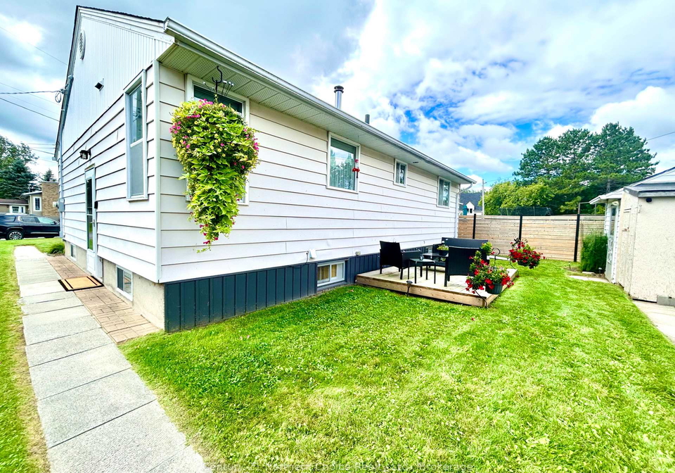 746-thompson-street-fort-frances-ontario-x13785248