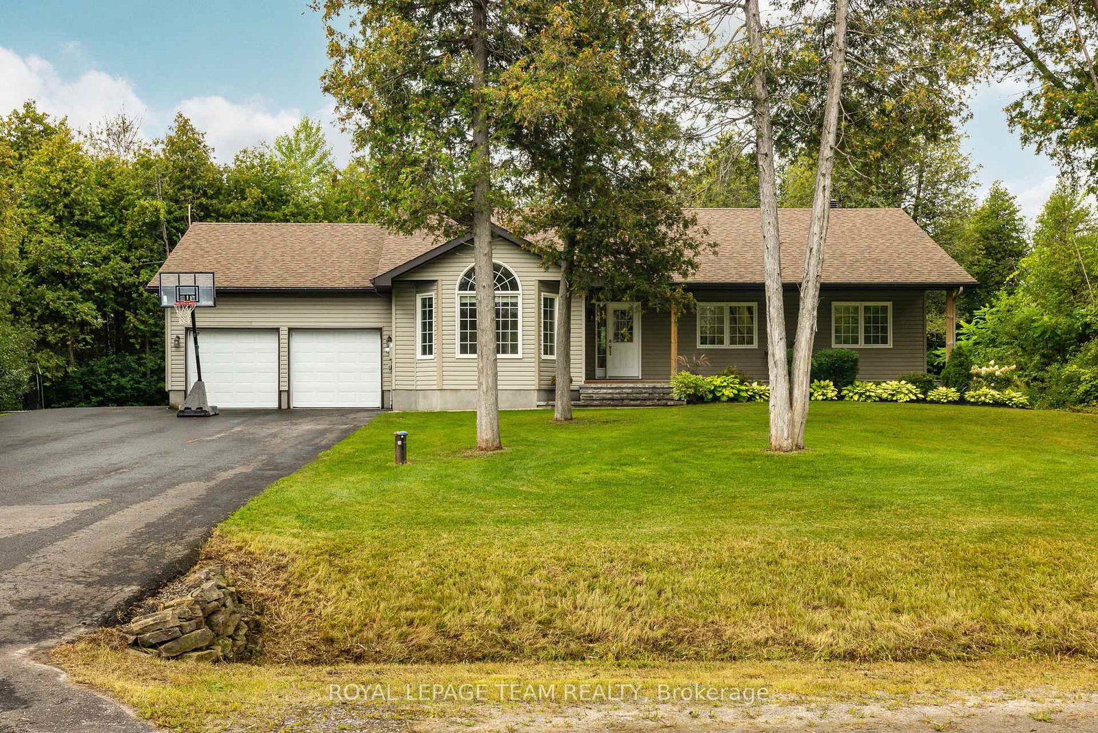 44-meadowglen-circle-north-grenville-ontario-x13785278