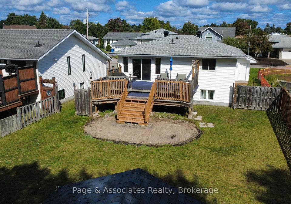 6-paiement-court-west-nipissing-ontario-x13785600
