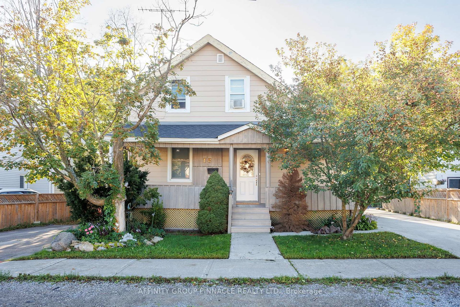 18-clifton-street-kawartha-lakes-ontario-x13786326
