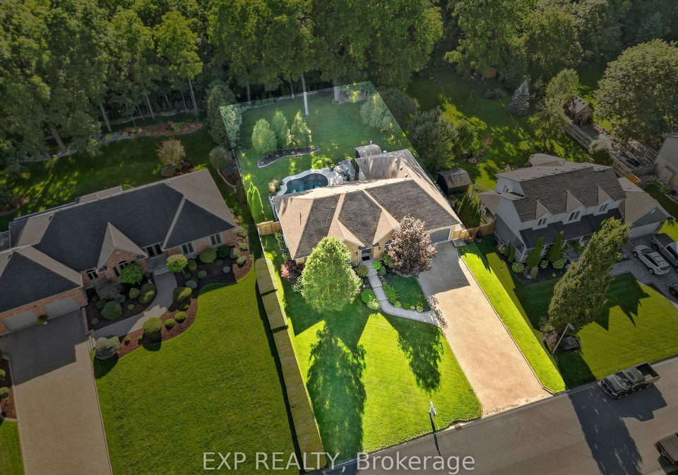 35-heritage-place-middlesex-centre-ontario-x13786390