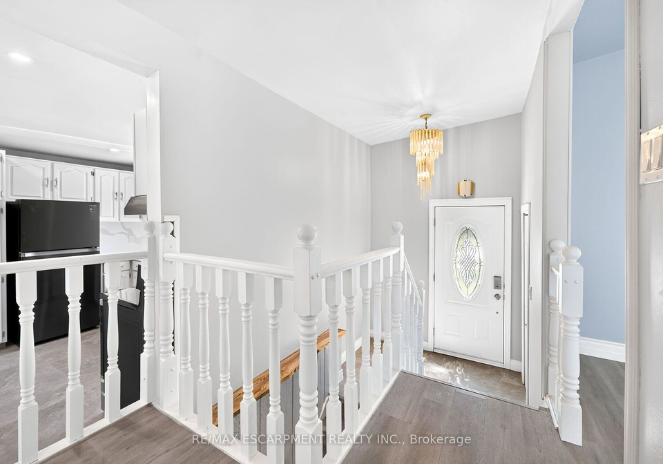96-fielding-crescent-hamilton-ontario-x13786668