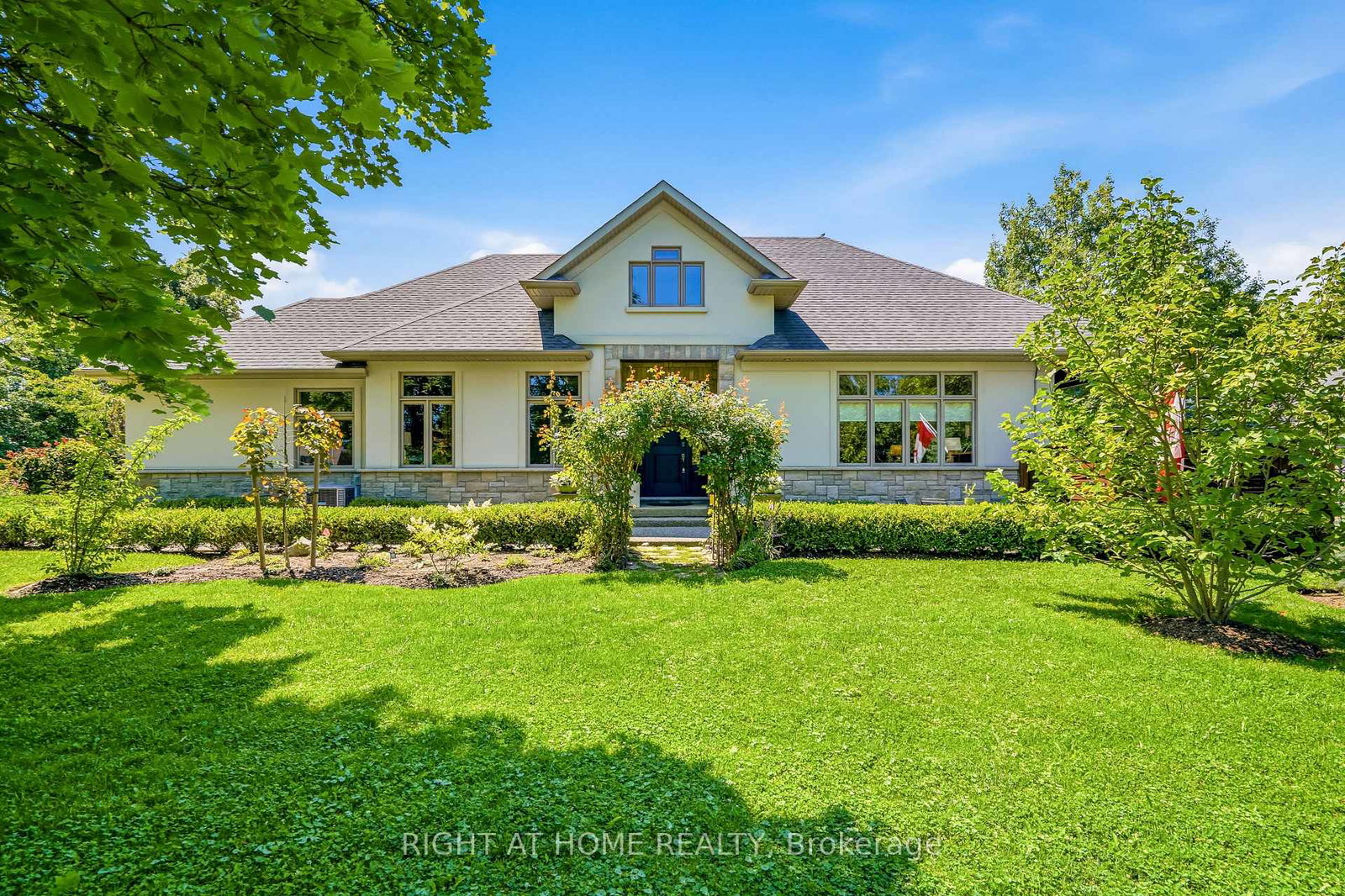 411-nassau-street-niagara-on-the-lake-ontario-x13786828