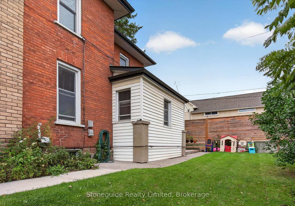 540-charlotte-street-peterborough-ontario-x13787104