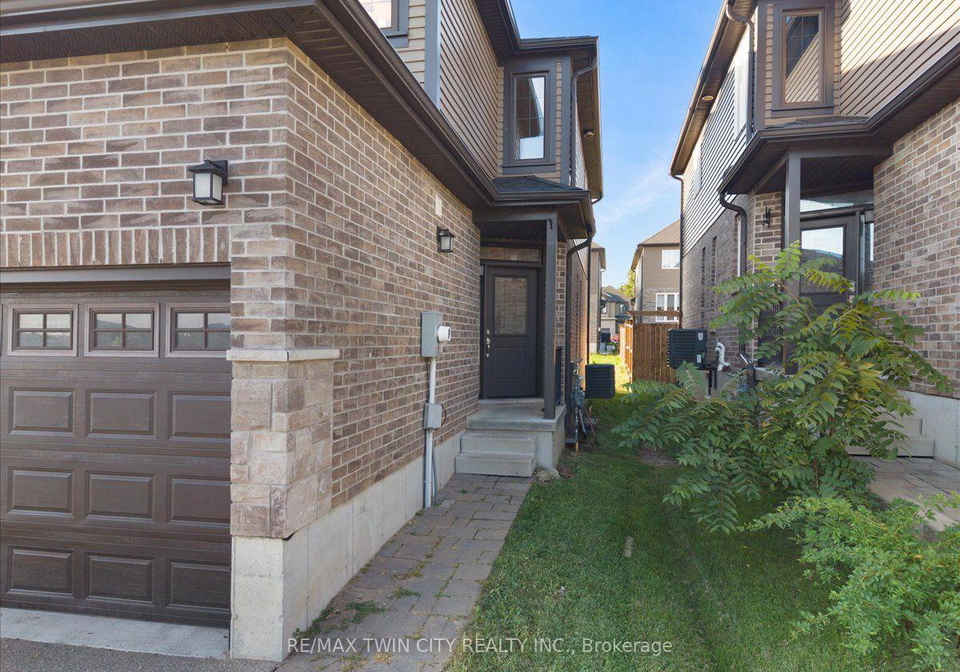 109-links-crescent-n-woodstock-ontario-x13787354