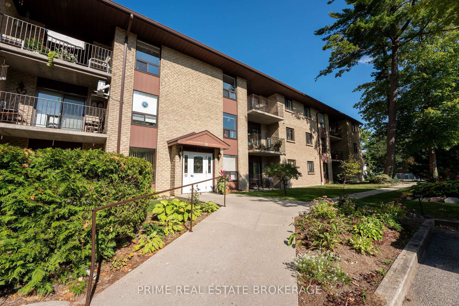 10-lake-road-lambton-shores-ontario-x13787546