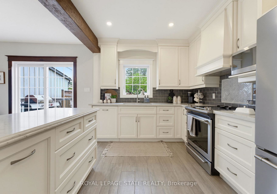 394-charlton-avenue-w-hamilton-ontario-x13787584