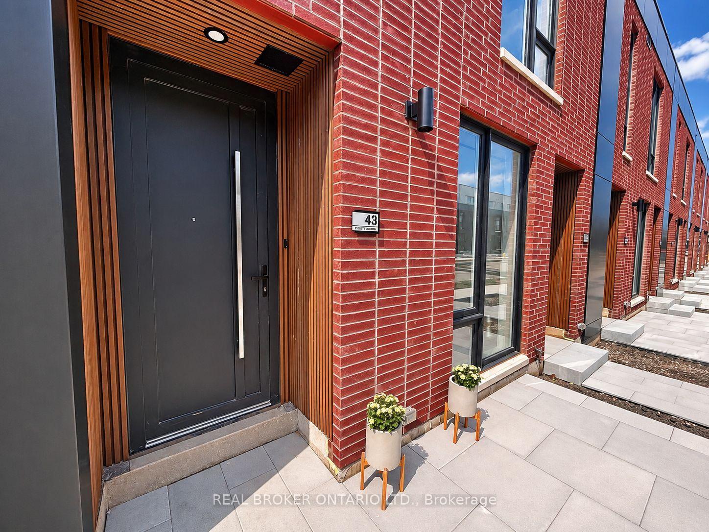 43-everett-common-st-catharines-ontario-x13788060