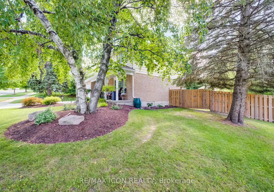 7-vintage-crescent-kitchener-ontario-x13788436